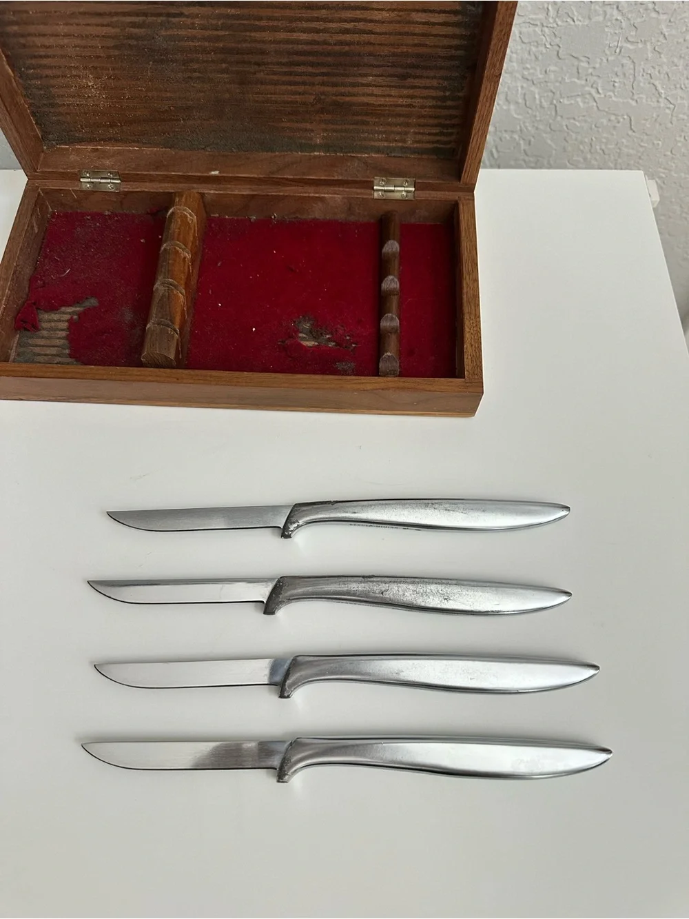Vintage Gerber Miming Legendary Blades-Steak Knives-Set of 4-Original Walnut Box